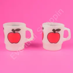 MUGS STACKING