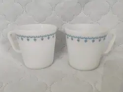 PYREX BLUE SNOWFLAKE GARLAND MUGS SET OF 2 COFFEE CUPS  D HANDLES VINTAGE