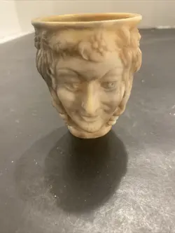 CUP MUG WOMAN
