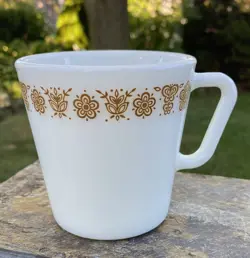 VINTAGE PYREX D-HANDLE