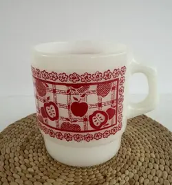 VINTAGE ANCHOR HOCKING FIRE KING MILK GLASS RED APPLE & FLORAL COFFEE MUG CUP 