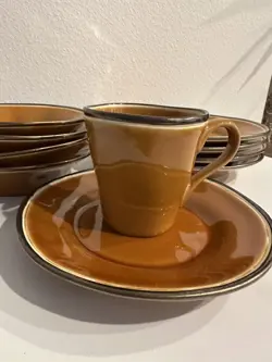 HONEY DINNERWARE