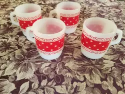 VINTAGE FIRE KING ANCHOR HOCKING RED POLKA DOT LACE 4 MILK GLASS MUG SET
