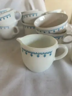 CORELLE SNOWFLAKE BLUE