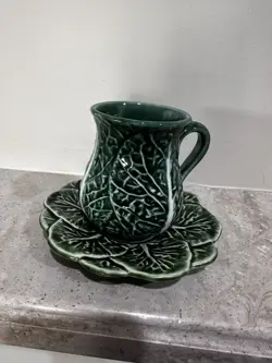 VINTAGE MATCHING GREEN MAJOLICA CABBAGE LEAF COFFEE TEA  MUG AND SAUCER