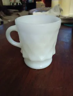 VINTAGE MILK GLASS ANCHOR HOCKING MUG CUP FIRE KING