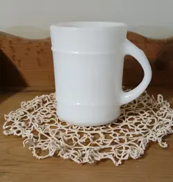 VINTAGE ANCHOR HOCKING WHITE MILK GLASS COFFEE MUG BARREL/RANGER DESIGN