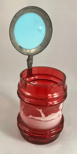 GLASS MINIATURE LIDDED