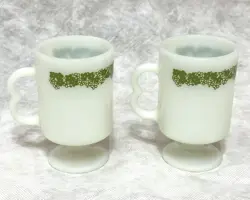 VINTAGE CORELLE CRAZY DAISY SPRING BLOSSOM PEDESTAL MUG SET OF 2
