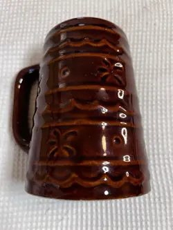VINTAGE USA POTTERY BROWN COFFEE MUG