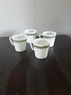 GLASS GREEN