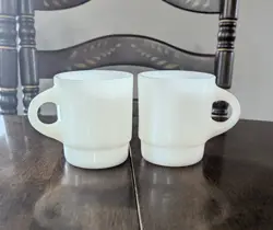 STACKING MUGS MILK