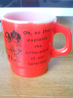 HOCKING RED MUG