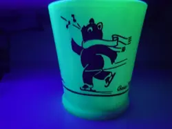SKIING ICE
