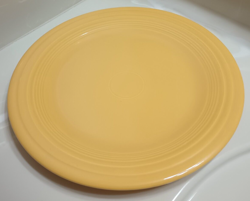 VINTAGE YELLOW DINNER