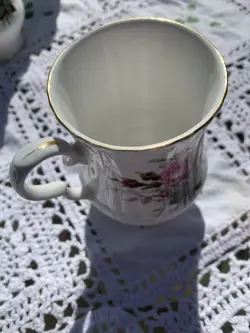 OF VINTAGE ROYAL
