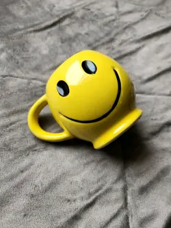 ARTIST RETRO YELLOW
