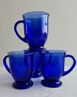 PEDESTAL HANDLED MUGS