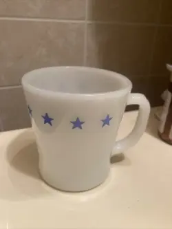 VTG FIRE KING WHITE W BLUE STARS COFFEE MUG D HANDLE ANCHOR HOCKING GLASS 1212
