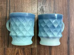VINTAGE SET OF 2 ANCHOR HOCKING KIMBERLY DIAMOND PATTERN COFFEE MUGS BLUE WHITE