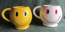 ART POTTERY SMILEY