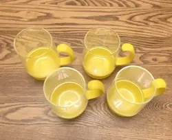 GLASS MUG YELLOW