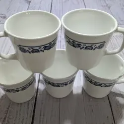 VINTAGE USA CORELLE