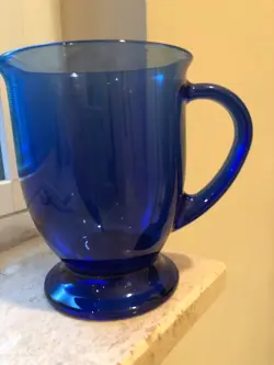 MUG FOOTED 16
