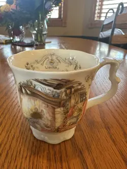 ROYAL DOULTON BRAMBLY HEDGE COLLECTION WINTER BEAKER MUG CUP 1983 VINTAGE