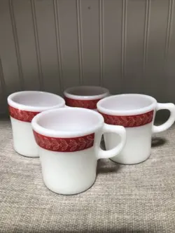 PYREX TABLEWARE RED
