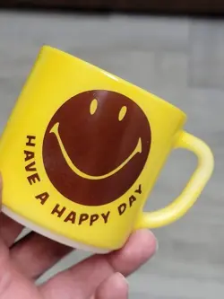 VINTAGE SMILEY FACE