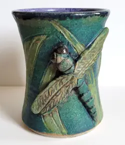 VINTAGE STUDIO ART POTTERY MUG WITH DRAGONFLY MOTIF ARTIST SIGNED