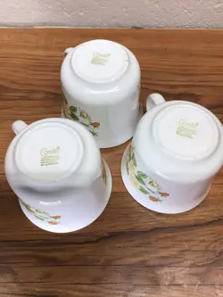 VINTAGE CORELLE STRAWBERRY