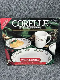 VINTAGE CORELLE WINTER HOLLY DINNER WARE SET 16 PIECES 1991 CORNING           2