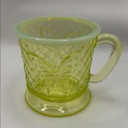 VINTAGE FENTON VASELINE