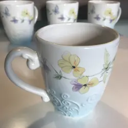 VINTAGE FLORAL BUTTERFLY