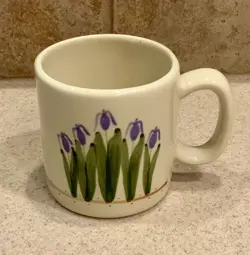 HARTSTONE POTTERY IRIS CHILD SIZE/AFTER DINNER ESPRESSO MUG VINTAGE