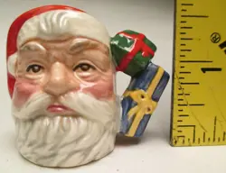 TINY CHARACTER MUG