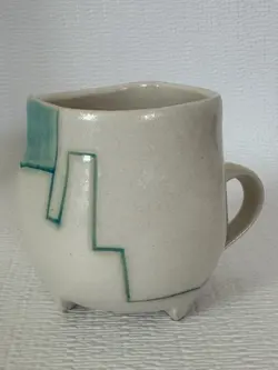 VINTAGE FOOTED MUG
