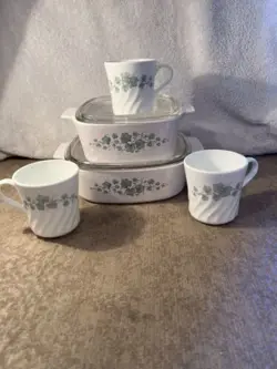 VINTAGE CORNINGWARE CALLAWAY