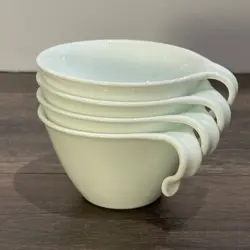 SET OF 4 VINTAGE CORELLE WINTER FROST WHITE HOOK HANDLE COFFEE MUGS TEA CUPS