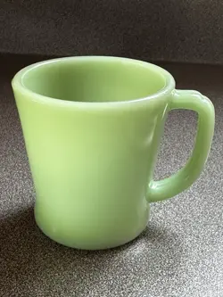 VINTAGE FIRE KING JADEITE D HANDLE MUG JADITE GREEN OVEN WARE GLASS COFFEE CUP