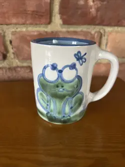 VINTAGE M.A HADLEY POTTERY FROG COFFEE MUG RIBBIT
