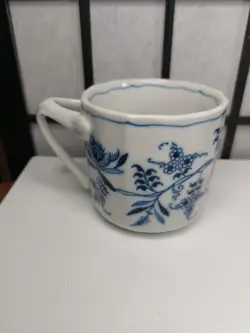 MUGS. SET