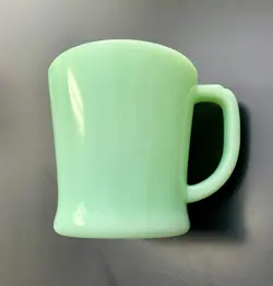 VINTAGE FIRE KING JADEITE D HANDLE MUG JADITE GREEN OVEN WARE GLASS COFFEE CUP Z