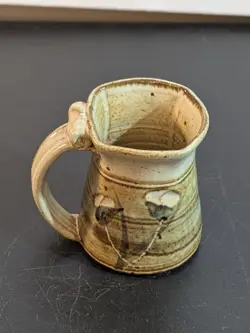 VINTAGE HAND MADE PAINTED BROWN & BEIGE SPECKLED POTTERY COFFEE CUP MUG SIGNED