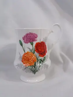 VINTAGE ROYAL WINDSOR FINE BONE CHINA RIBBED CUP/MUG RED ORANGE PINK CARNATION
