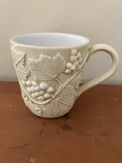 CUP YELLOW GRAPEVINE