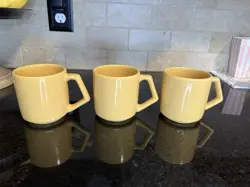 CUP *YELLOW* HANDLE