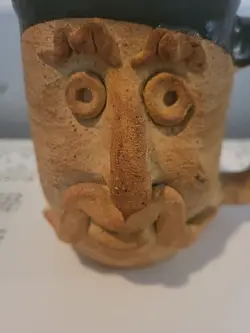 FACE MUG STONEWARE